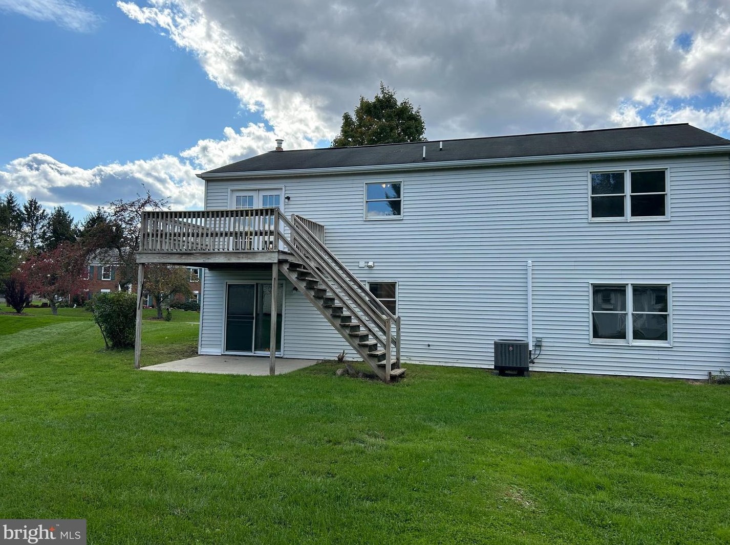 143 Carriage House Dr, Willow, PA 17584-9498