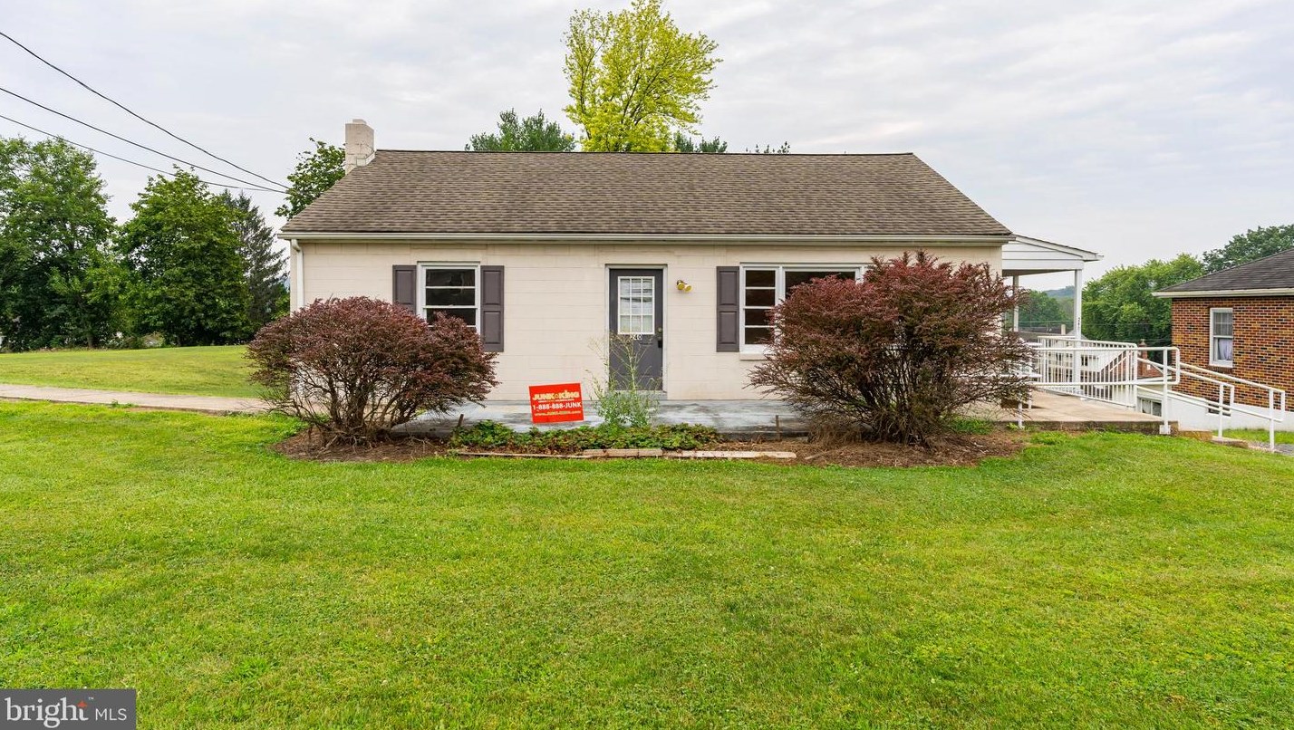 240 S Reading Rd, Ephrata, PA 17522