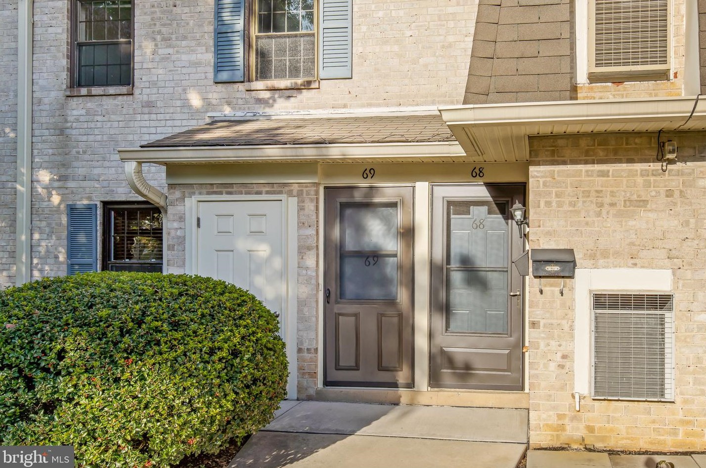 69 Valleybrook Dr, Lancaster, PA 17601