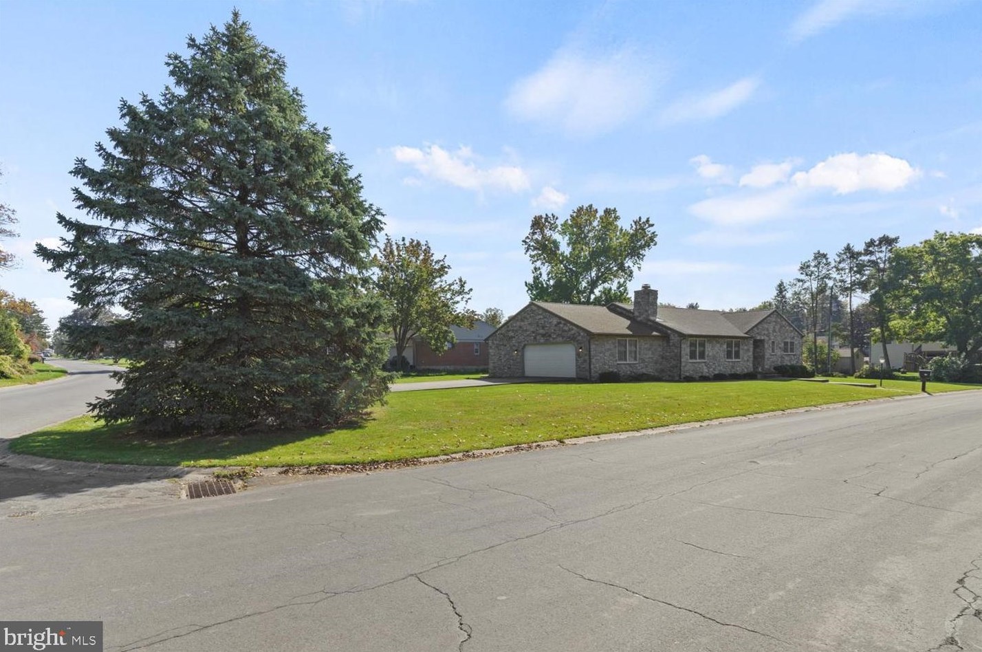 39 Holly Dr, Bareville, PA 17540