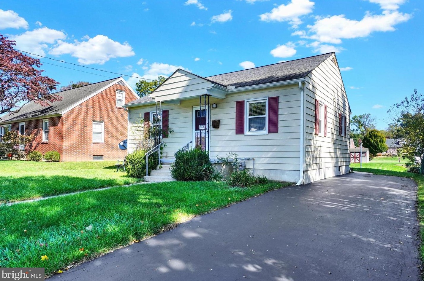 53 9th St, Kinderhook, PA 17512-1546