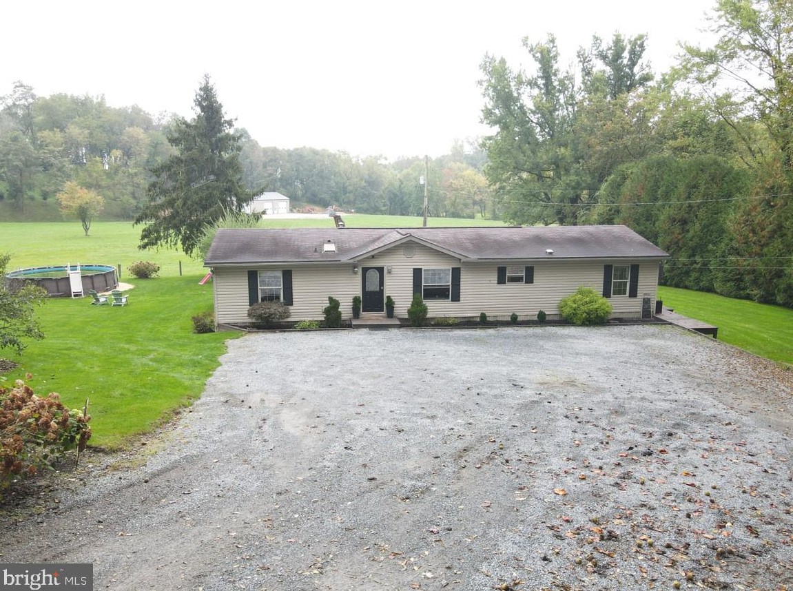 275 S Belmont Rd, Lapark, PA 17562