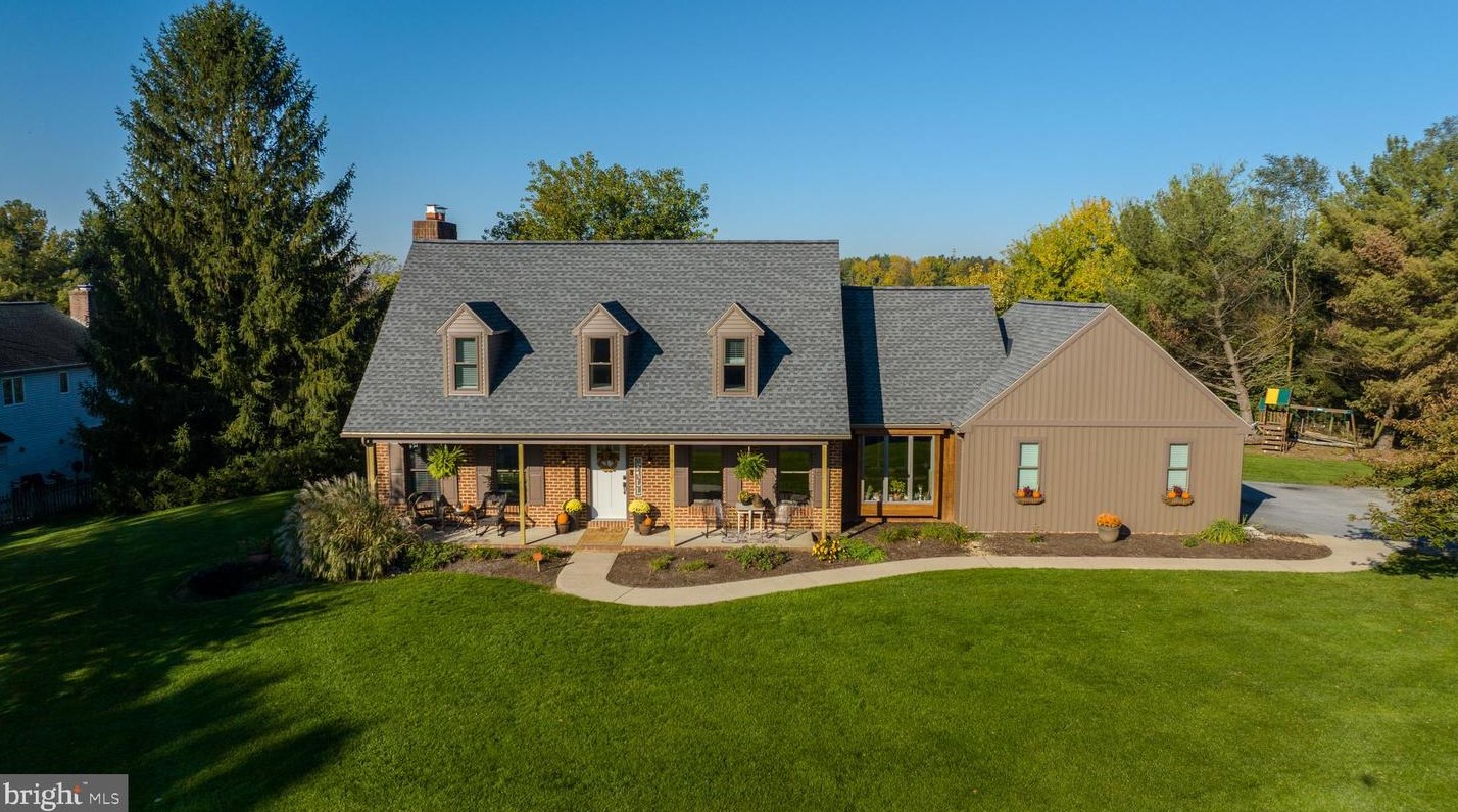 65 Vanderbilt Dr, Brownstown, PA 17508