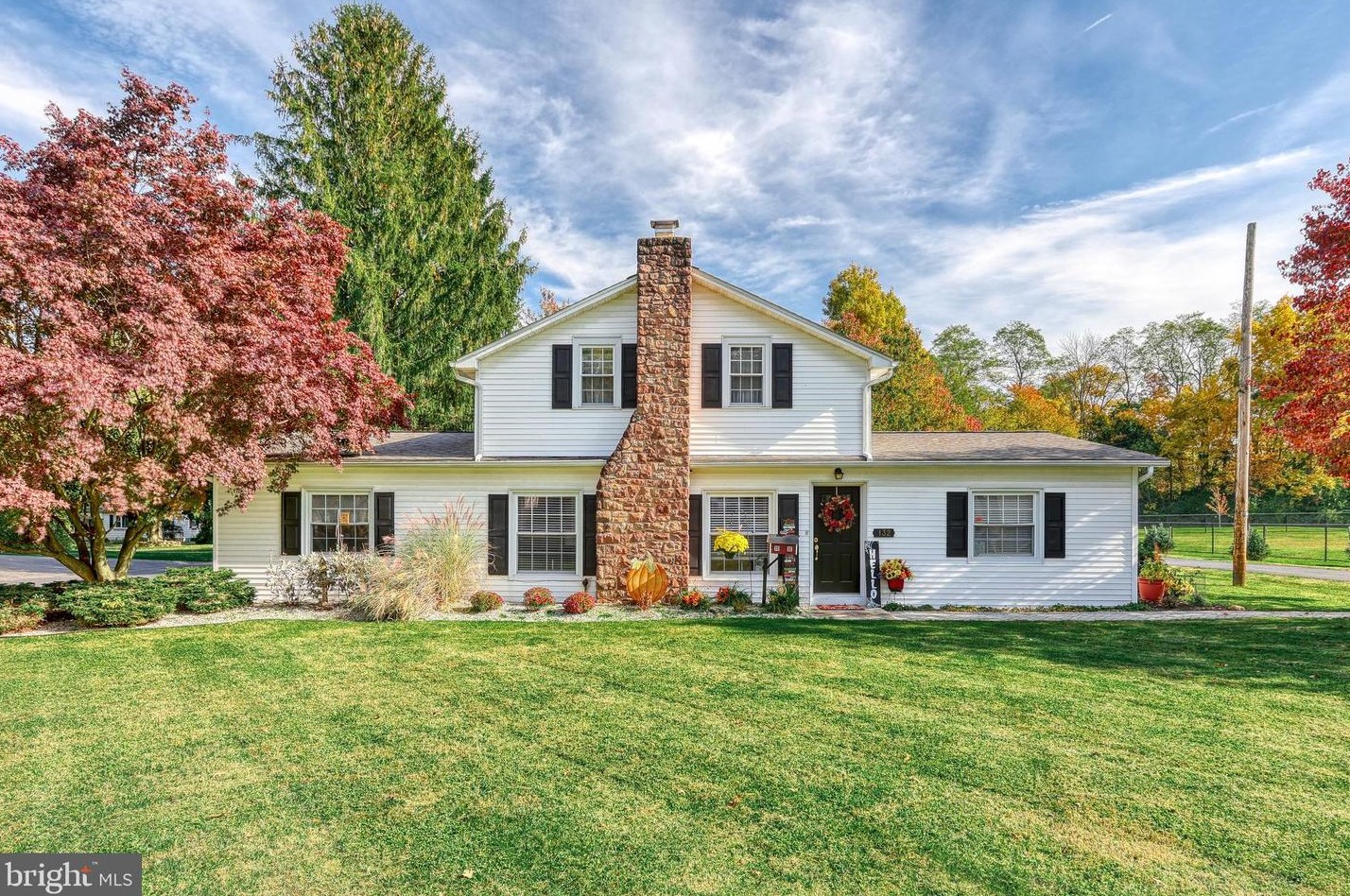 132 Old Mill Rd, Ephrata, PA 17522