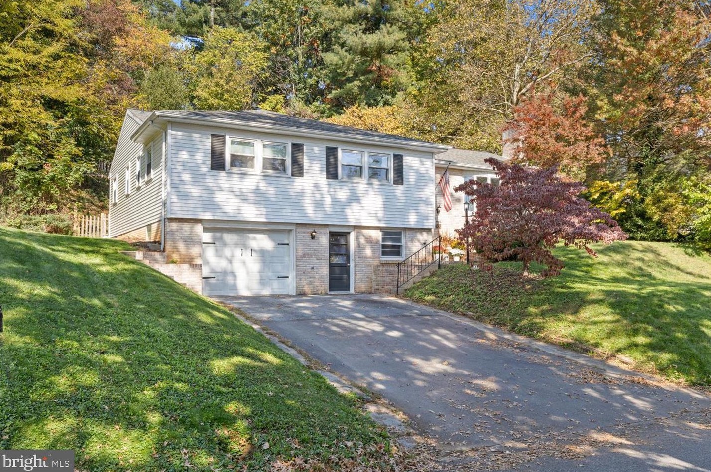 407 Orchard Ln, Old Line, PA 17545