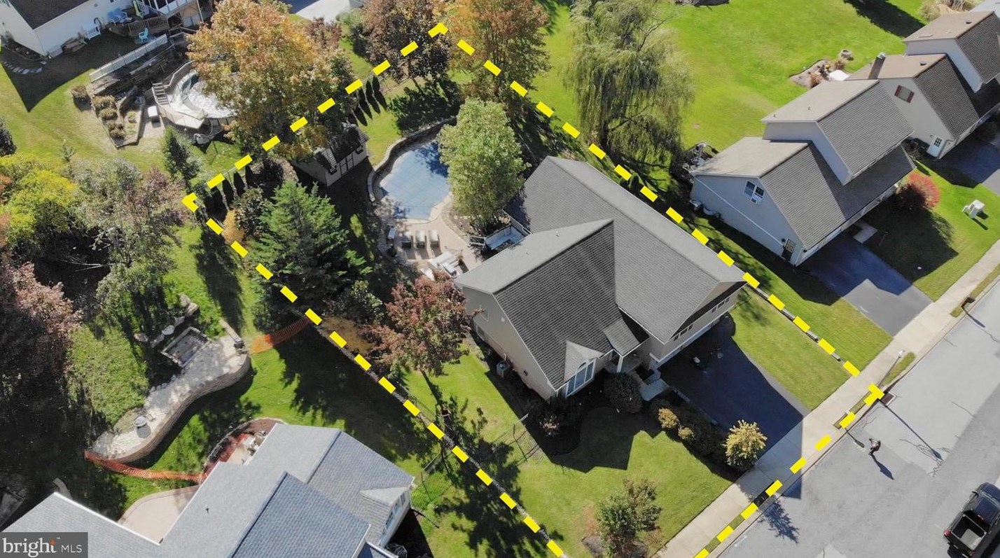 40 Steeple Ct, Swartzville, PA 17569