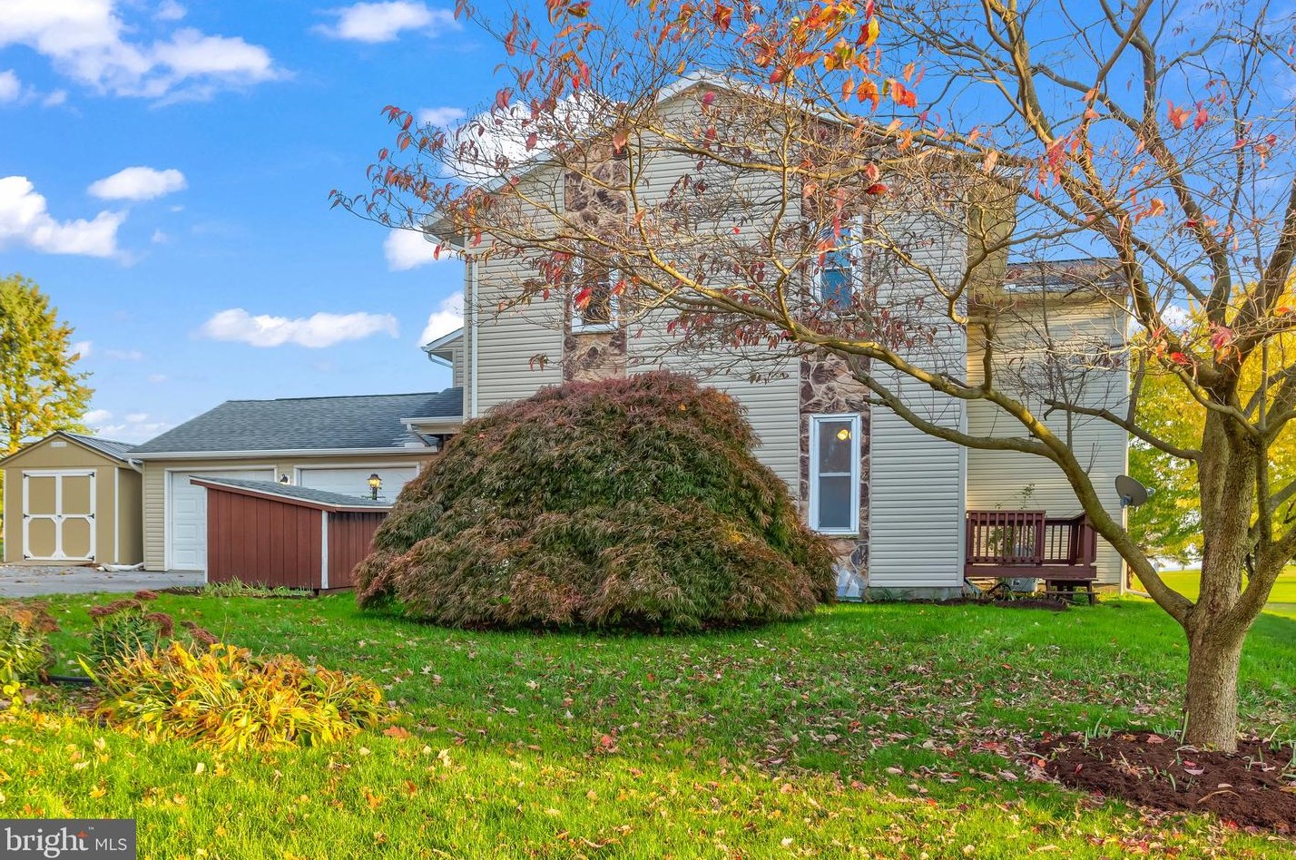 861 Franklin Dr, Old Line, PA 17545