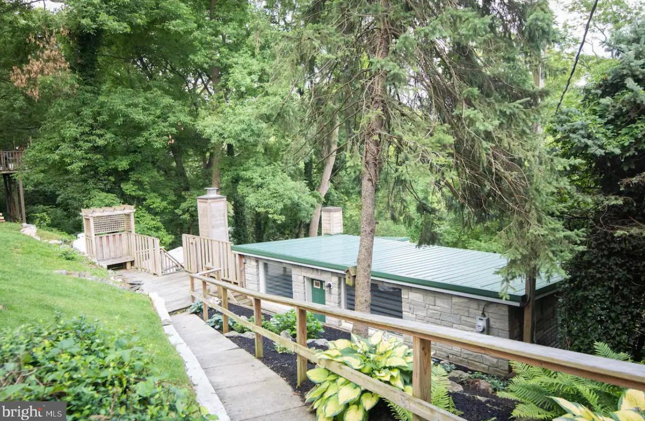 174 Pinetown Rd, Bareville, PA 17540