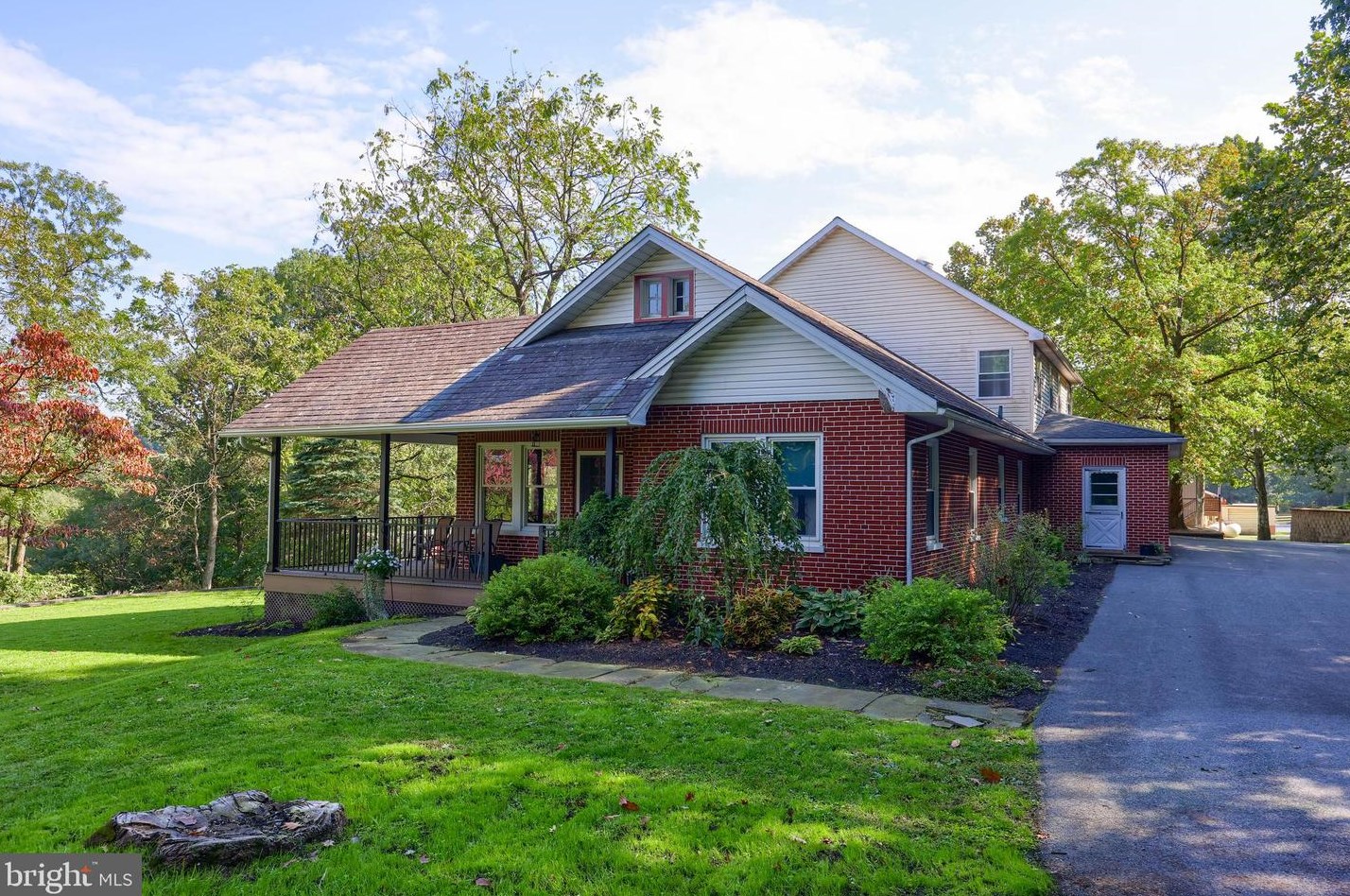 1156 Steinmetz Rd, Ephrata, PA 17522