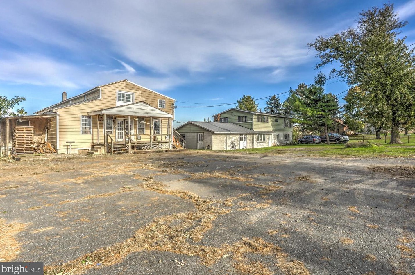 556 &amp 560 S Fairmount Rd, Ephrata, PA 17522