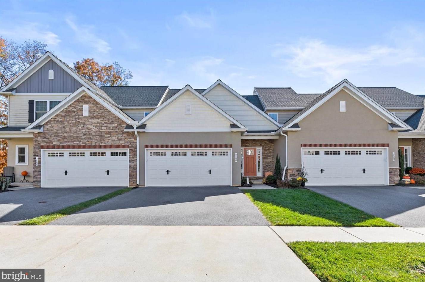 2586 Camas Ln, East Petersburg, PA 17520