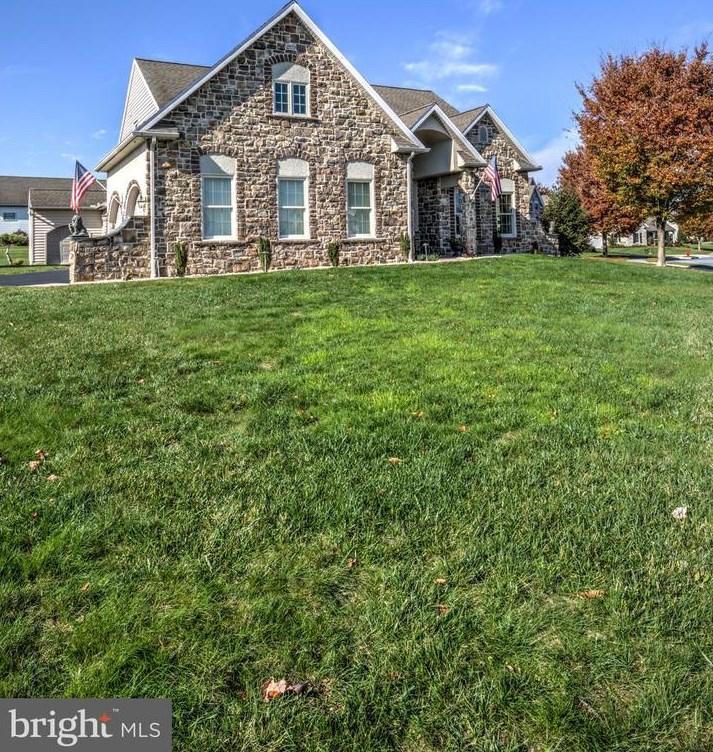 761 Heather Rdg, Old Line PA  17545-8552 exterior