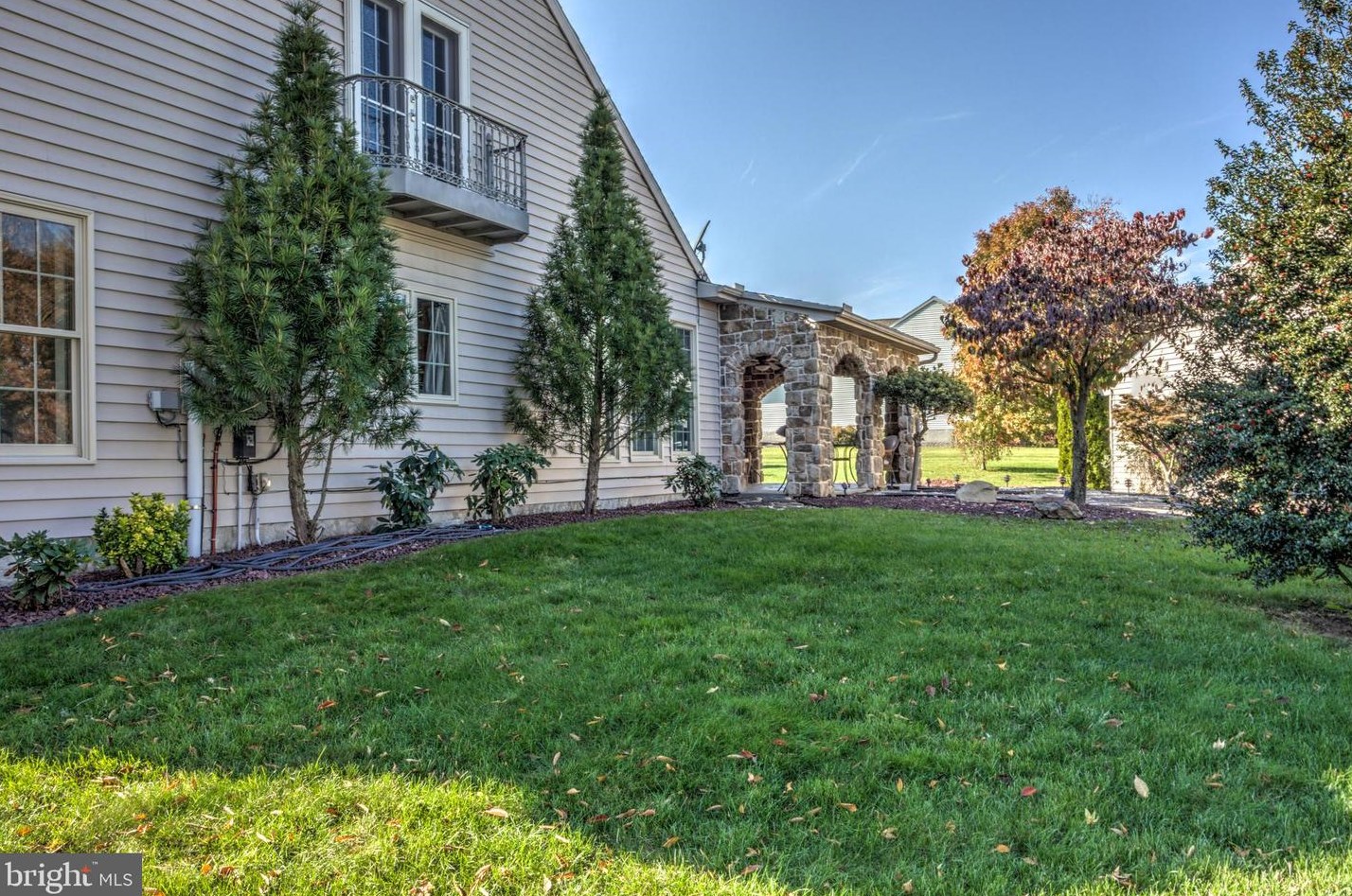 761 Heather Rdg, Old Line PA  17545-8552 exterior