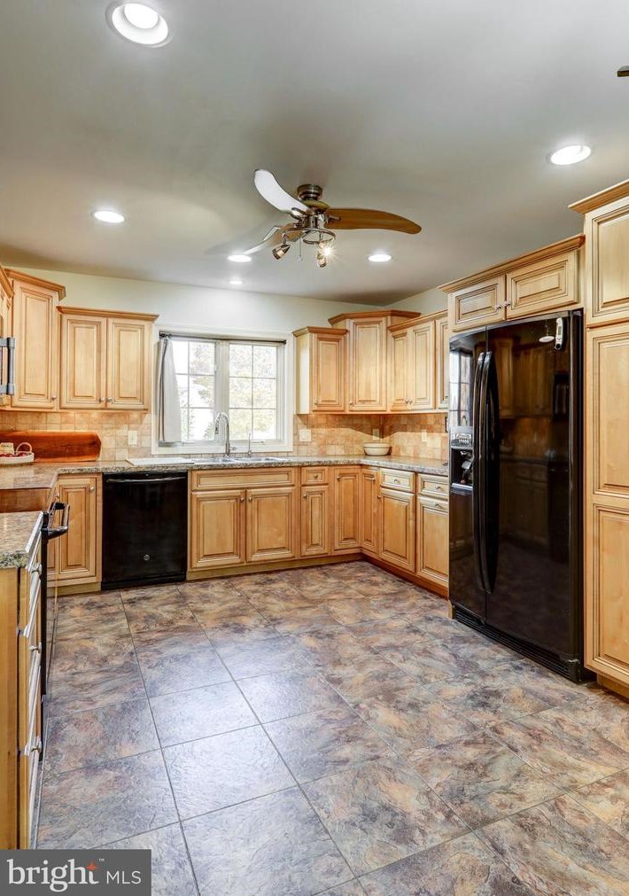 761 Heather Rdg, Old Line PA  17545-8552 exterior