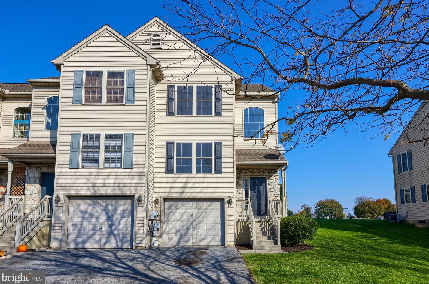 29 Chickadee Cir, Bareville, PA 17540