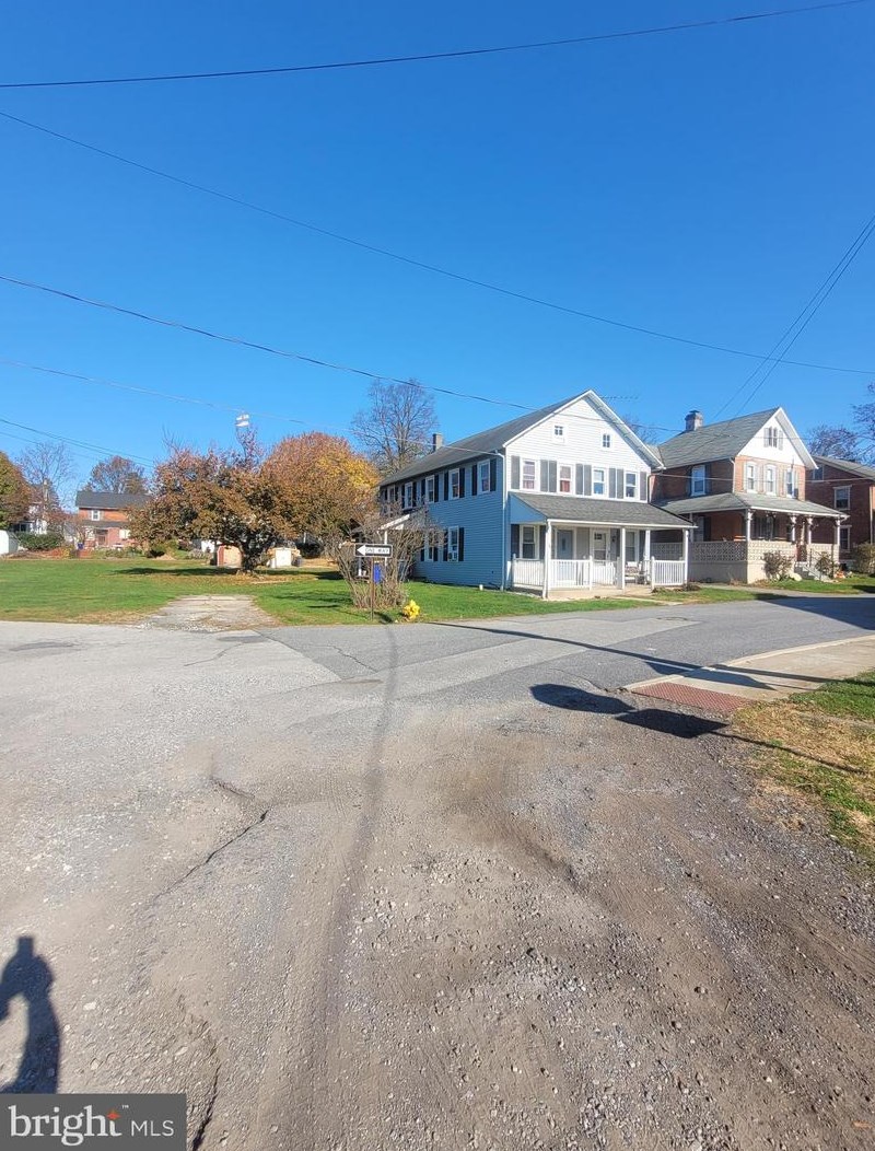 5 Maple Ave, Bartville, PA 17509