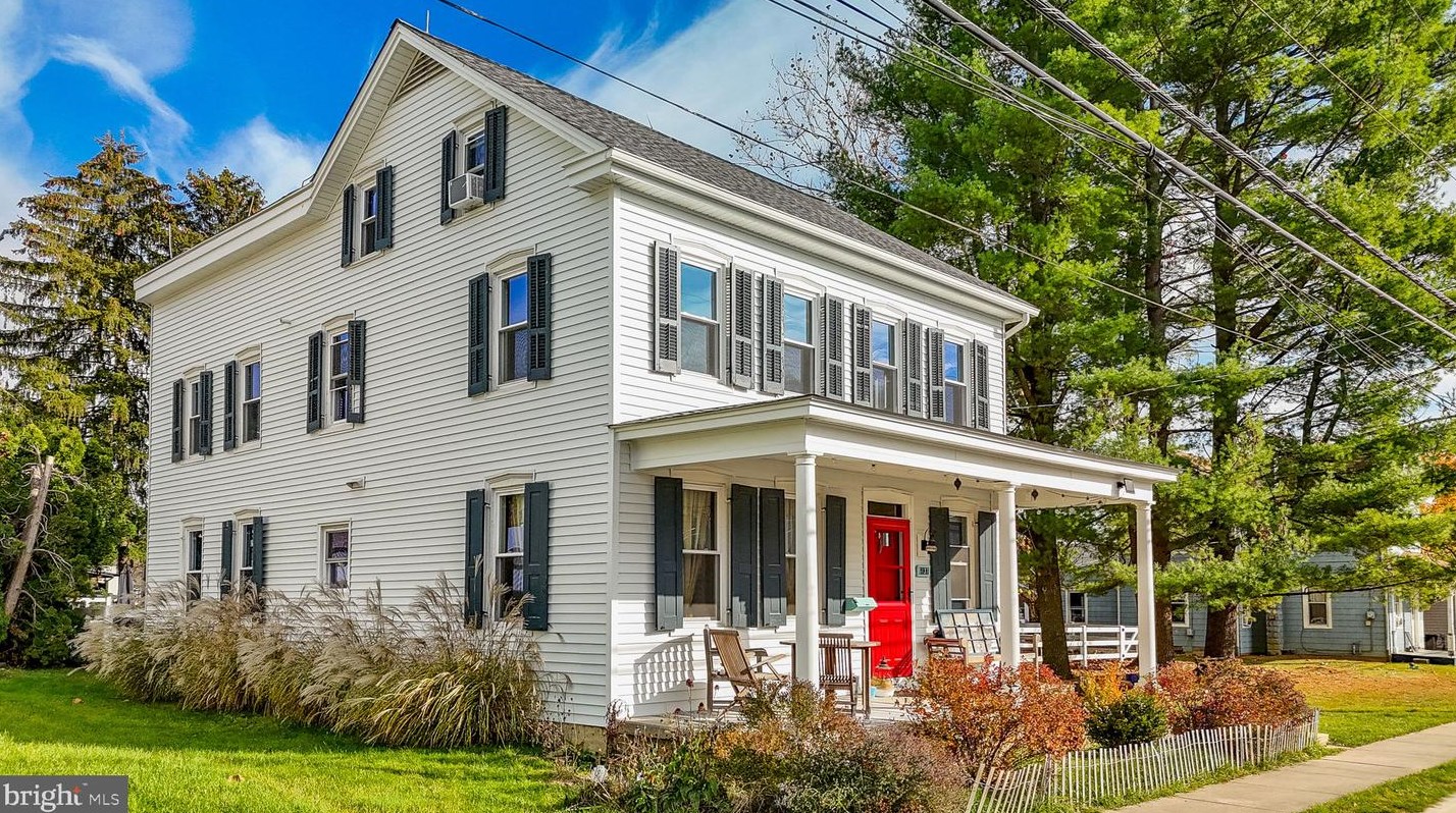6137 Carpenter St, East Petersburg, PA 17520