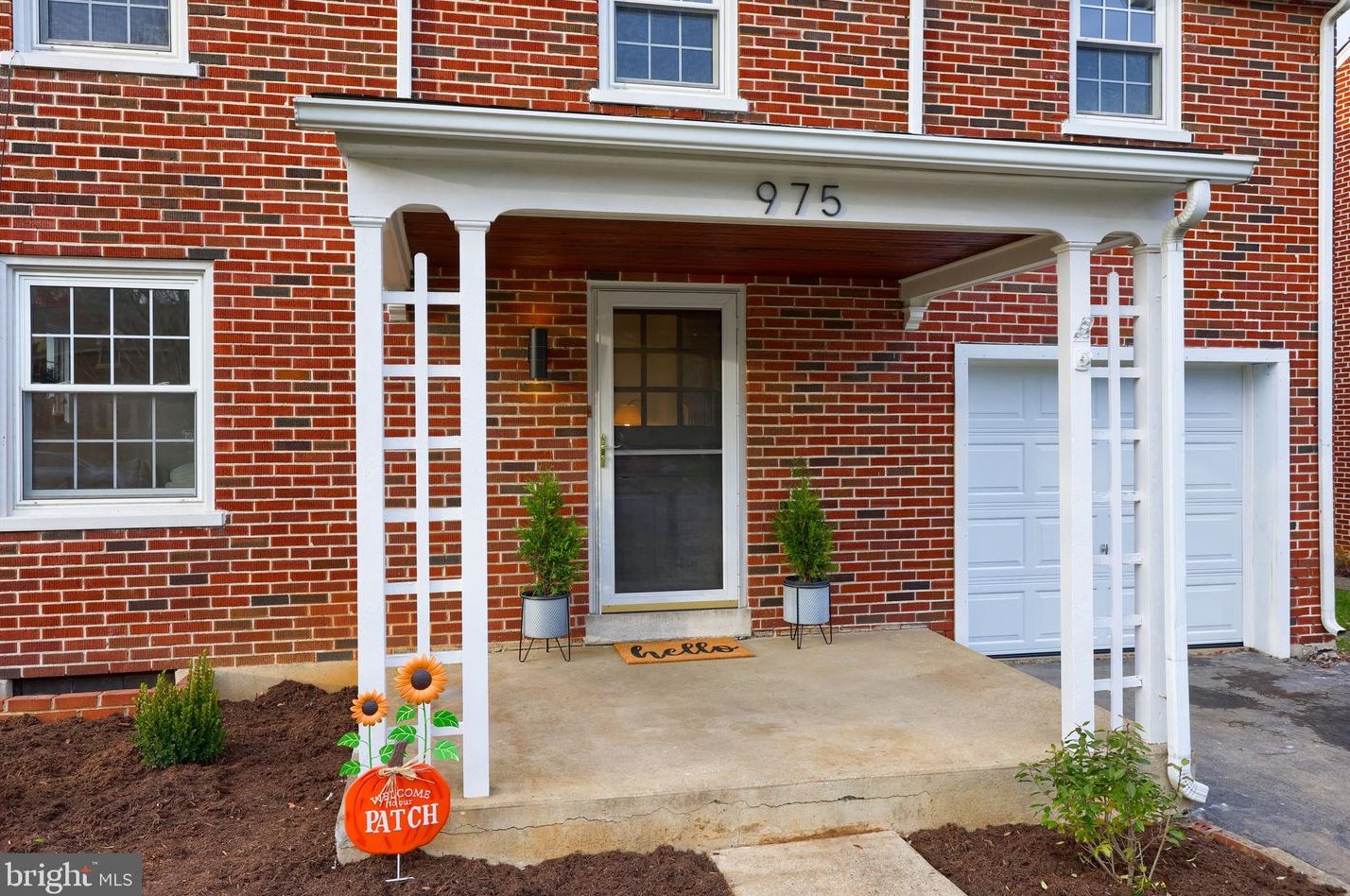 975 Salisbury Ct, Lancaster, PA 17601