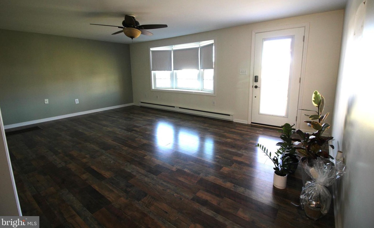 53 Queen Rd, Gordonville, PA 17529