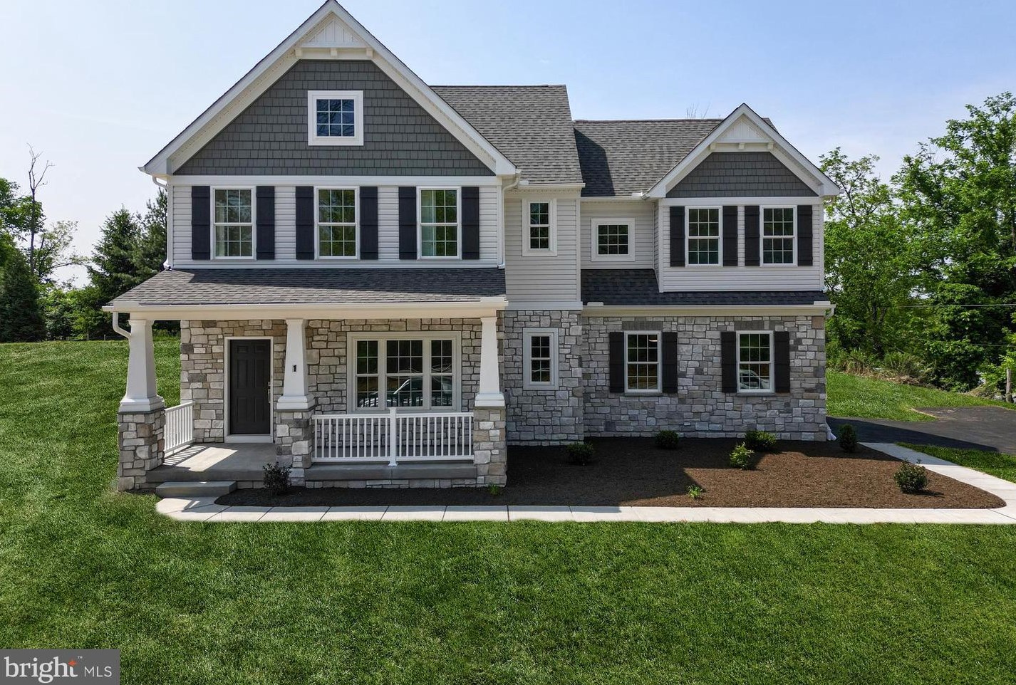 350 Village Rd #sebastian, Edisonville, PA 17579