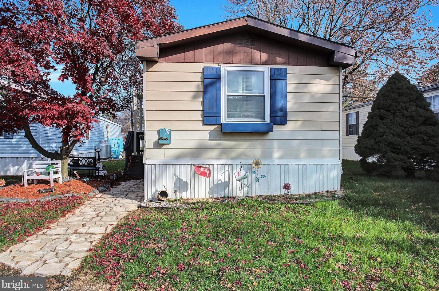 57 Madge Dr, Lancaster, PA 17603