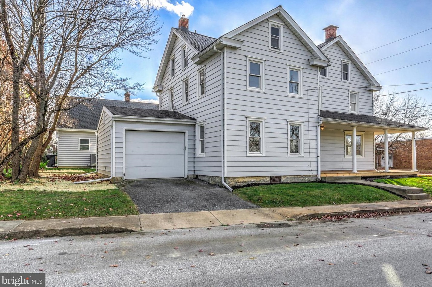 102 Fulton St, Edisonville, PA 17579-1324