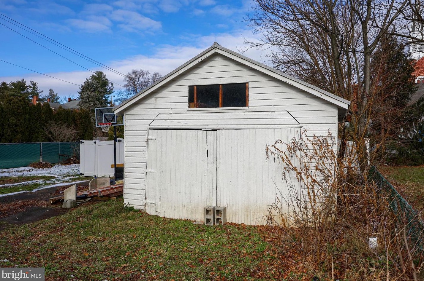 235 Market St, Marietta PA  17547-1533 exterior