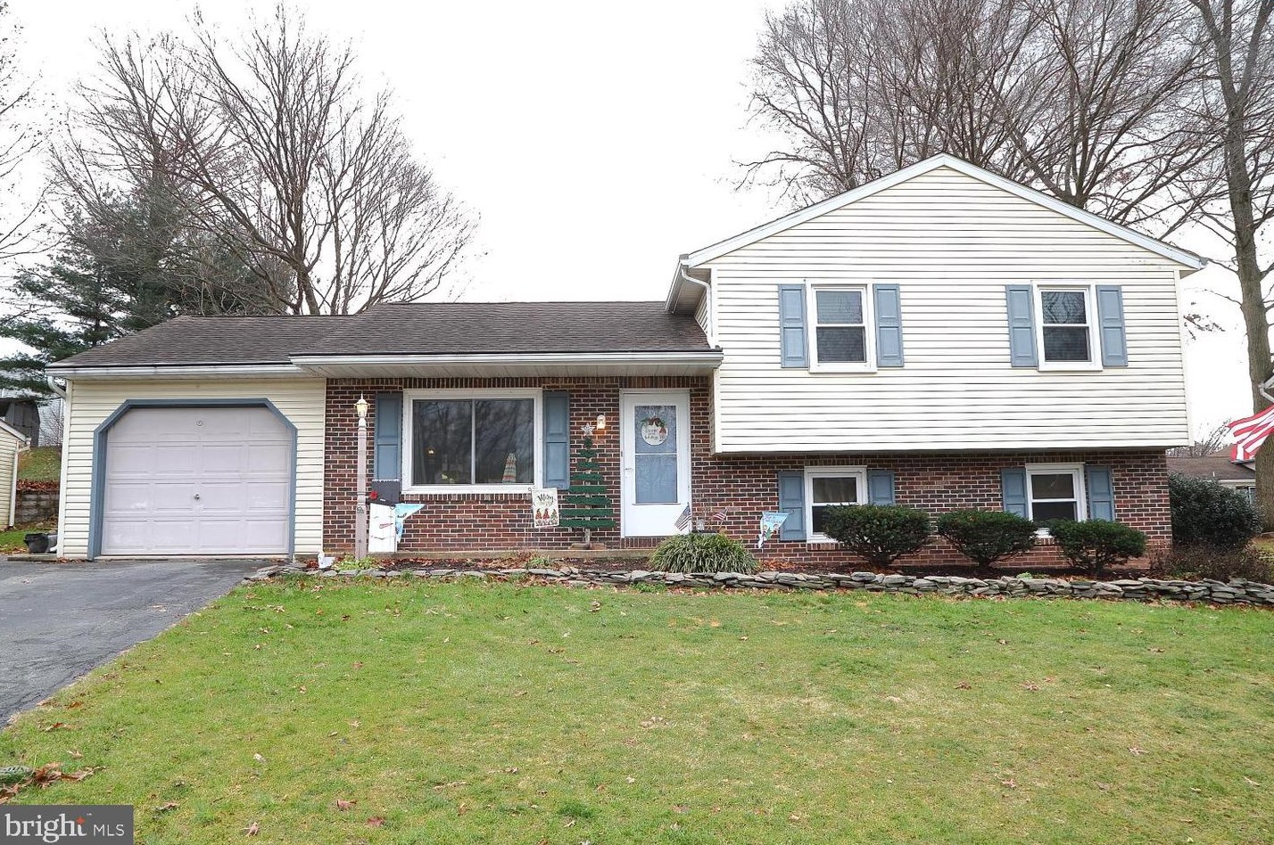 37 Summers Dr, Schoeneck, PA 17578-9573