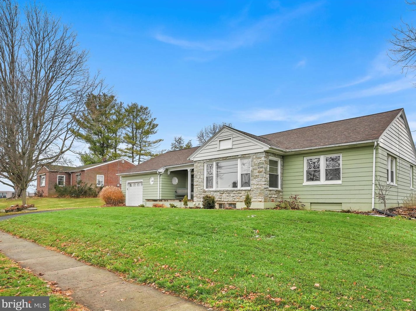 1929 Edgemont Dr, East Petersburg, PA 17520