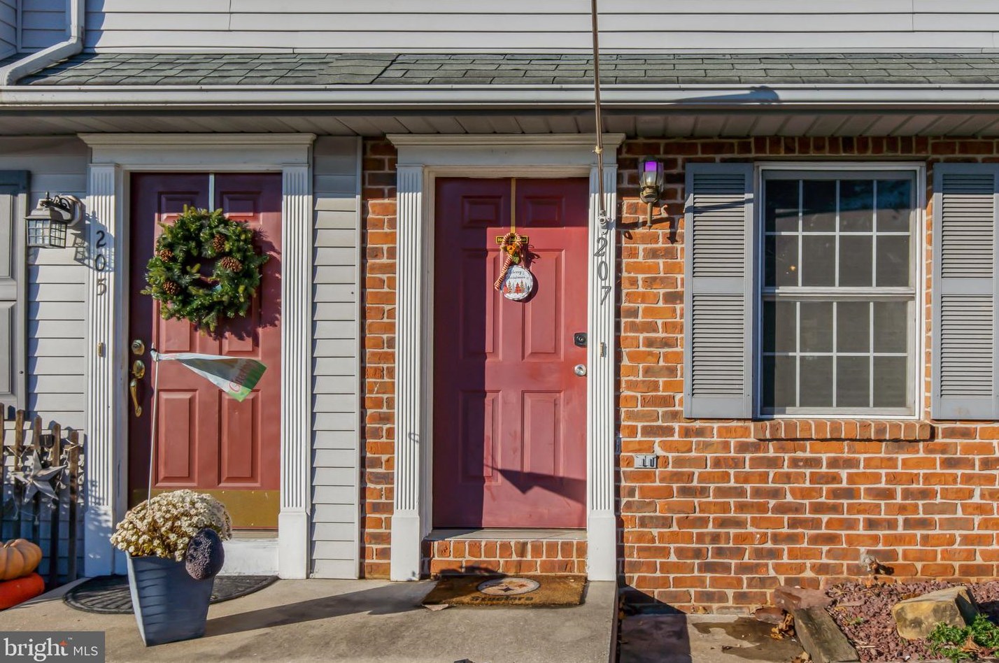 207 Quaking Aspen Ln, Marietta, PA 17547-9735