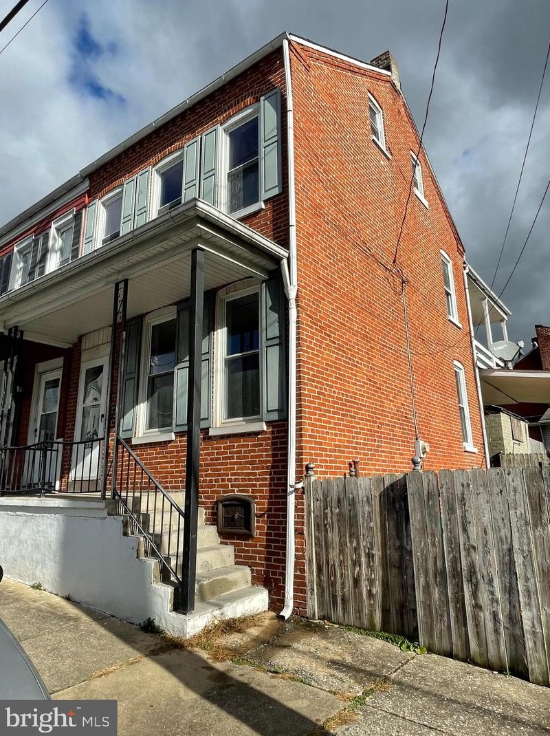 353 S 3rd St, Kinderhook, PA 17512