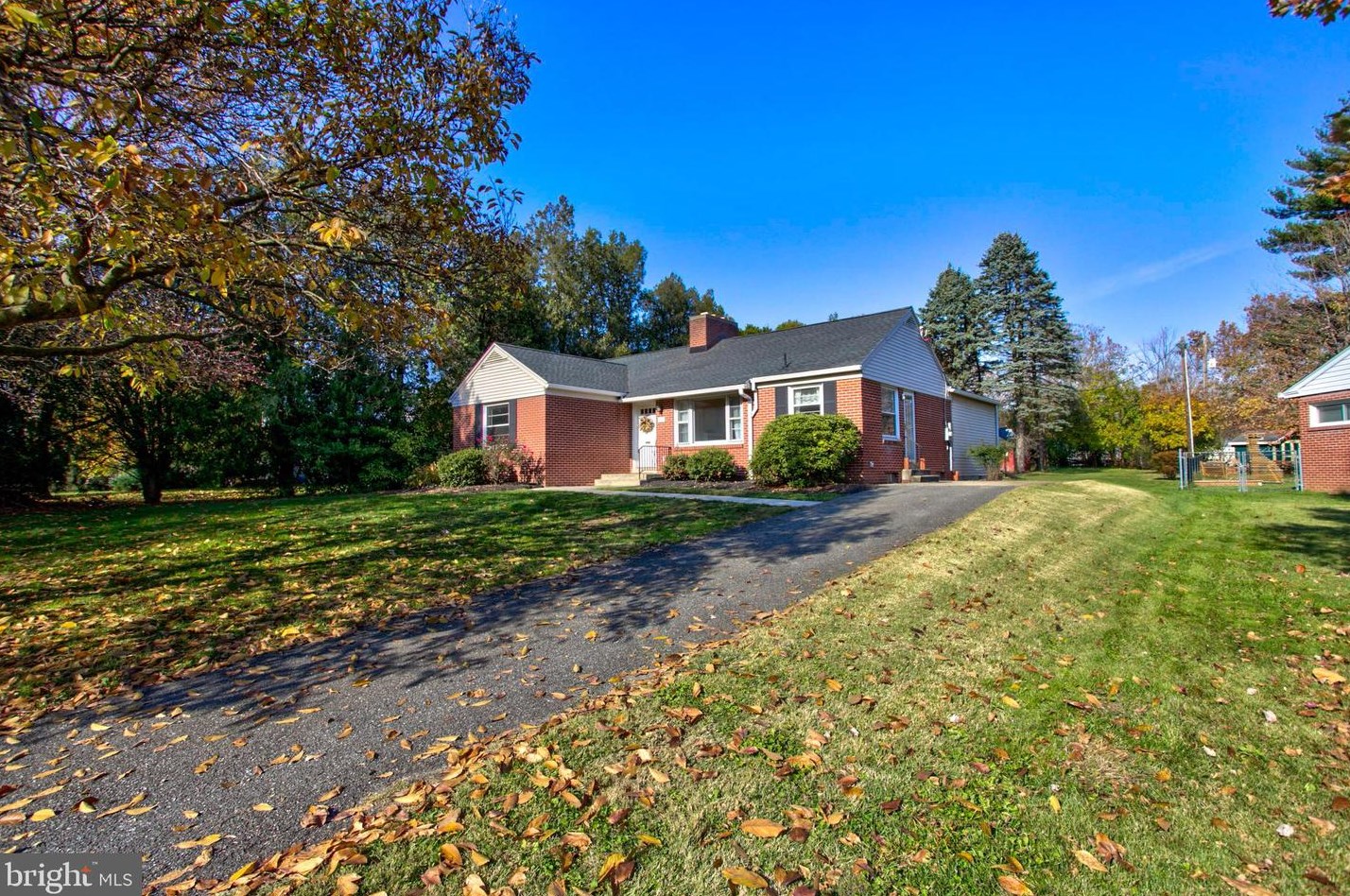 1009 Homeland Dr, Lancaster, PA 17601