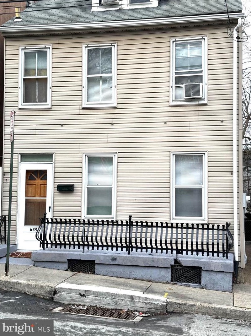 639 Poplar St, Lancaster, PA 17603-5504