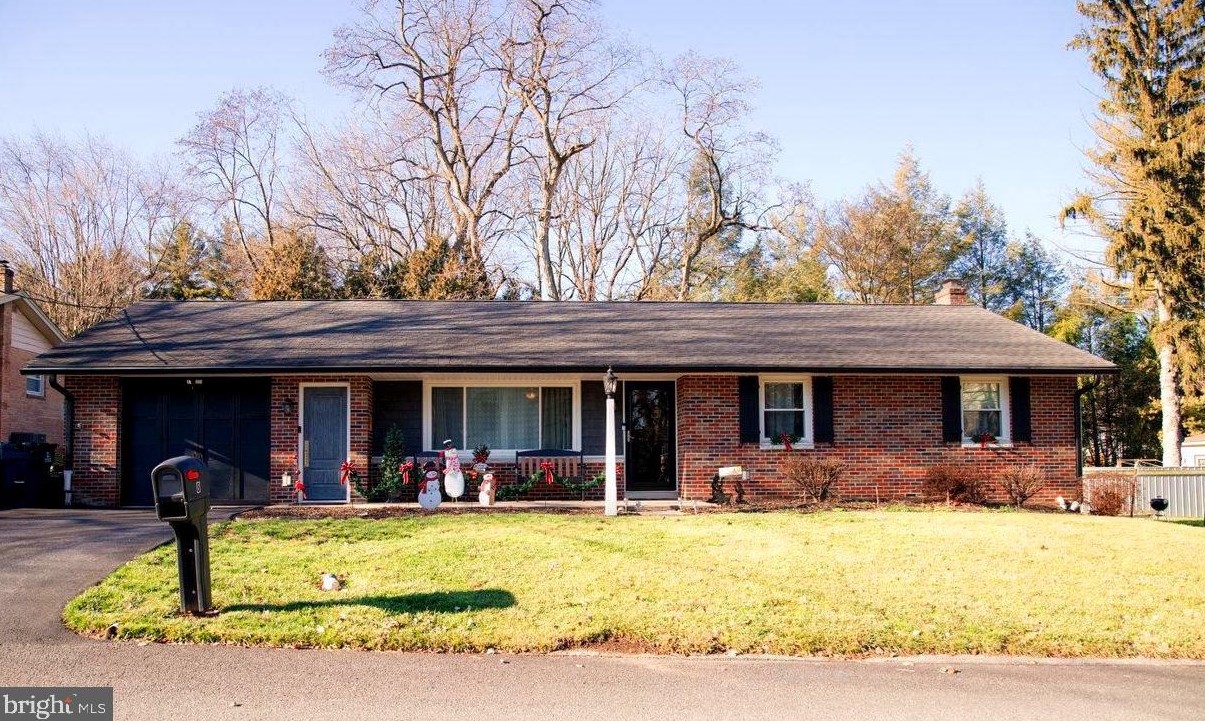 8 S Church Street Sw, Ephrata, PA 17522
