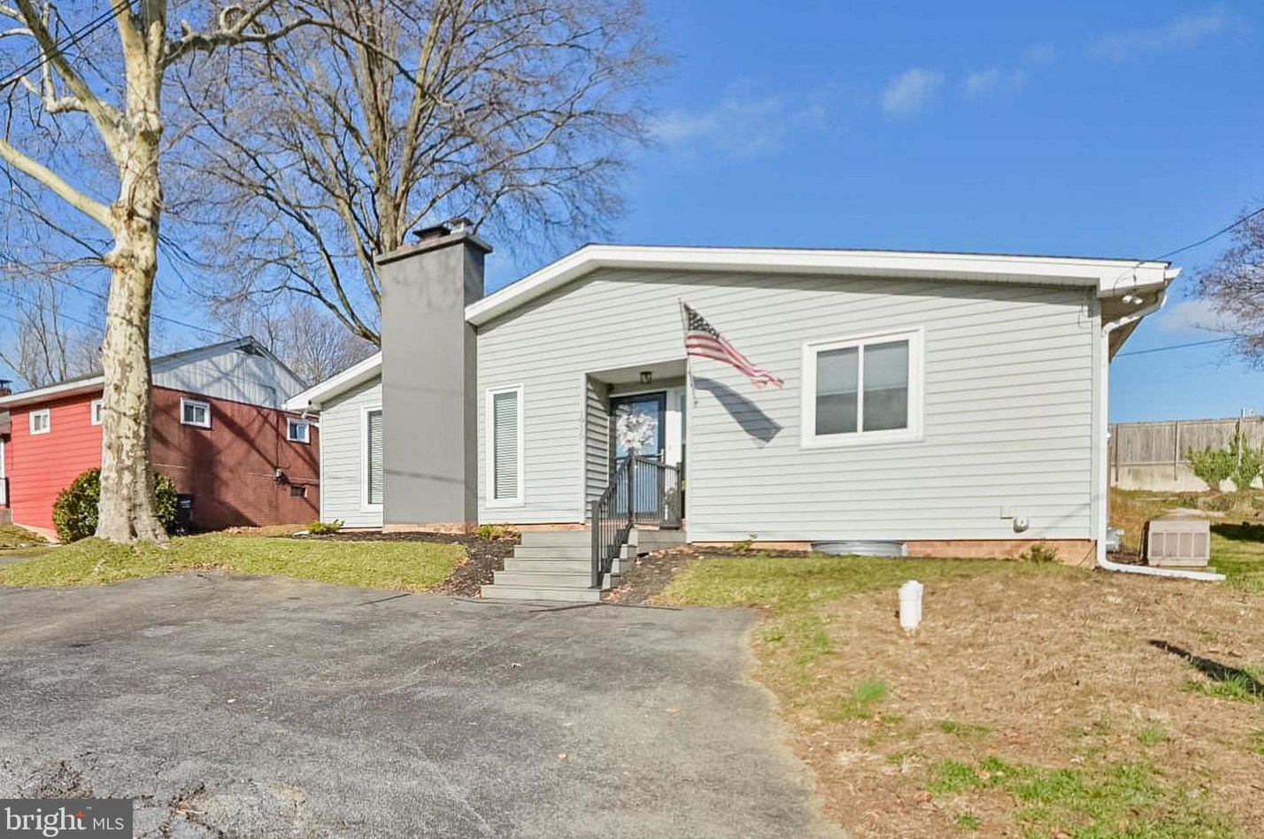 1915 Ursinus Ave, Lancaster, PA 17603