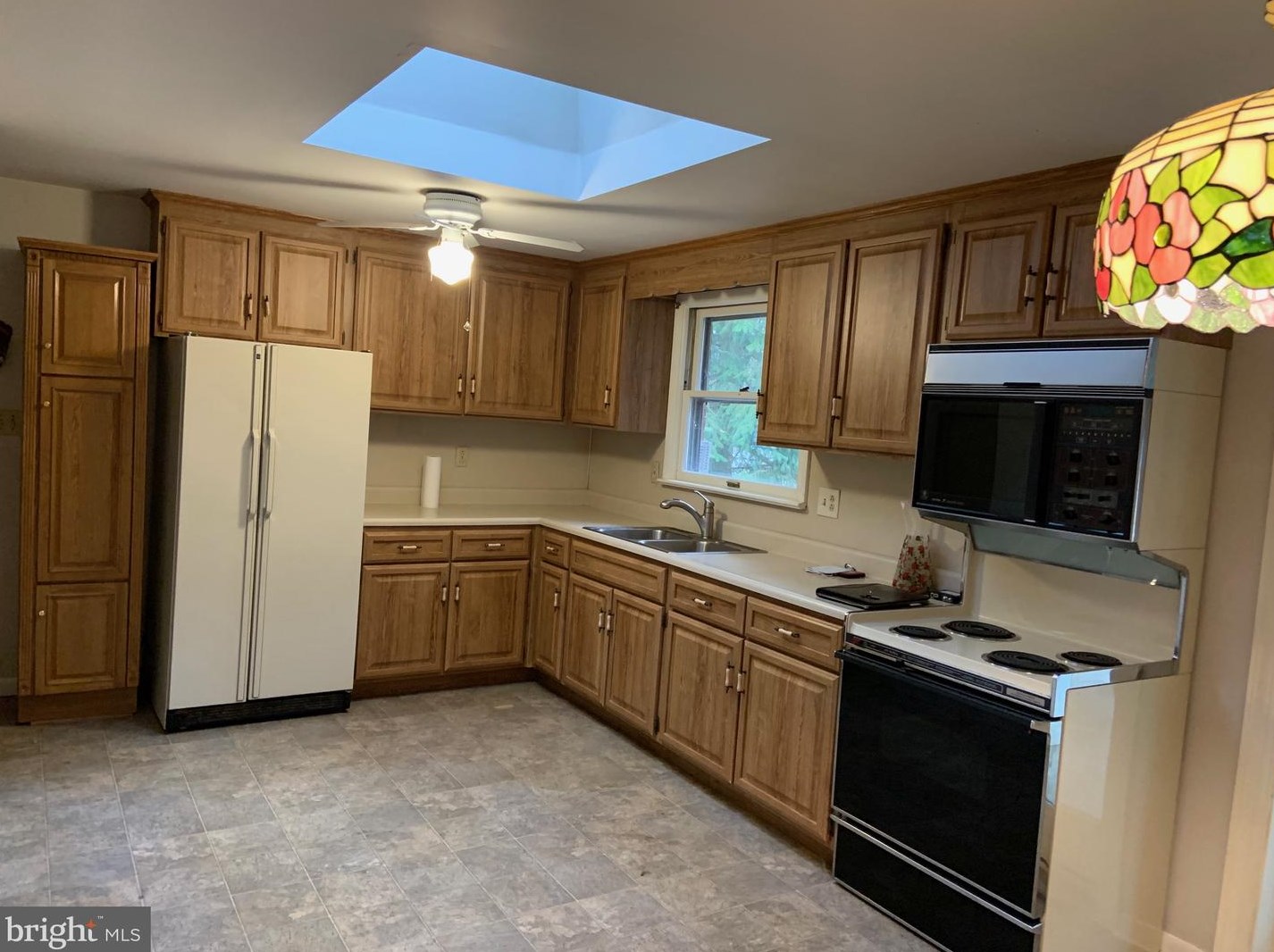 552 Ridge Ave, Ephrata PA  17522-9228 exterior