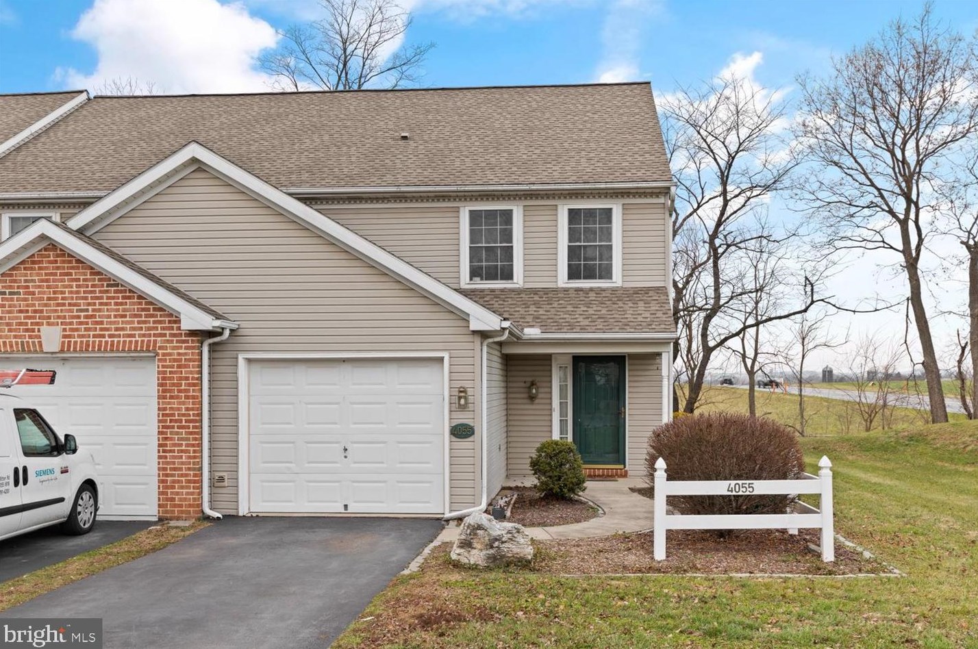 4055 Buttonwood Dr, Mount Joy, PA 17552