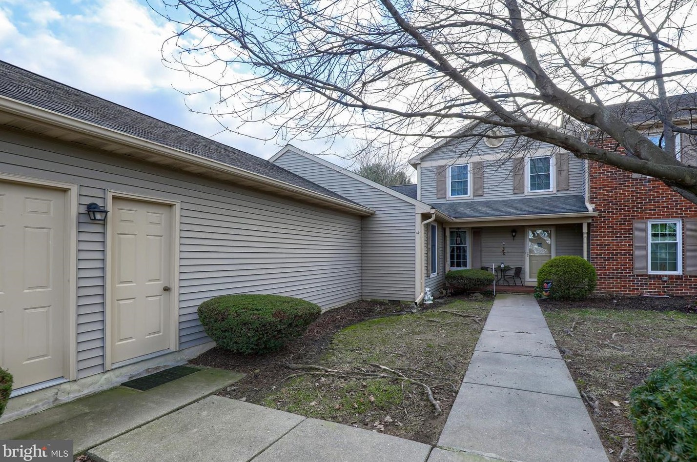 42 Ashlea Vlg, Groffdale, PA 17557-1800