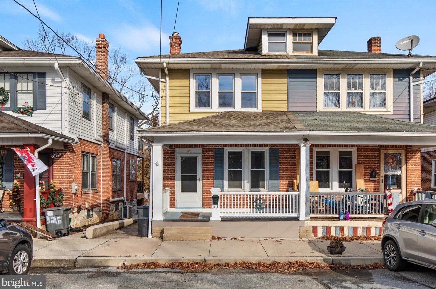 323 W Donegal St, Mount Joy, PA 17552