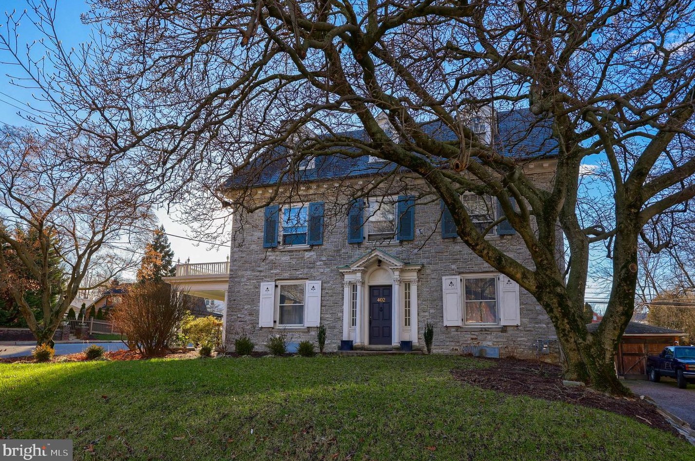 402 State St, Ephrata PA  17522-2102 exterior