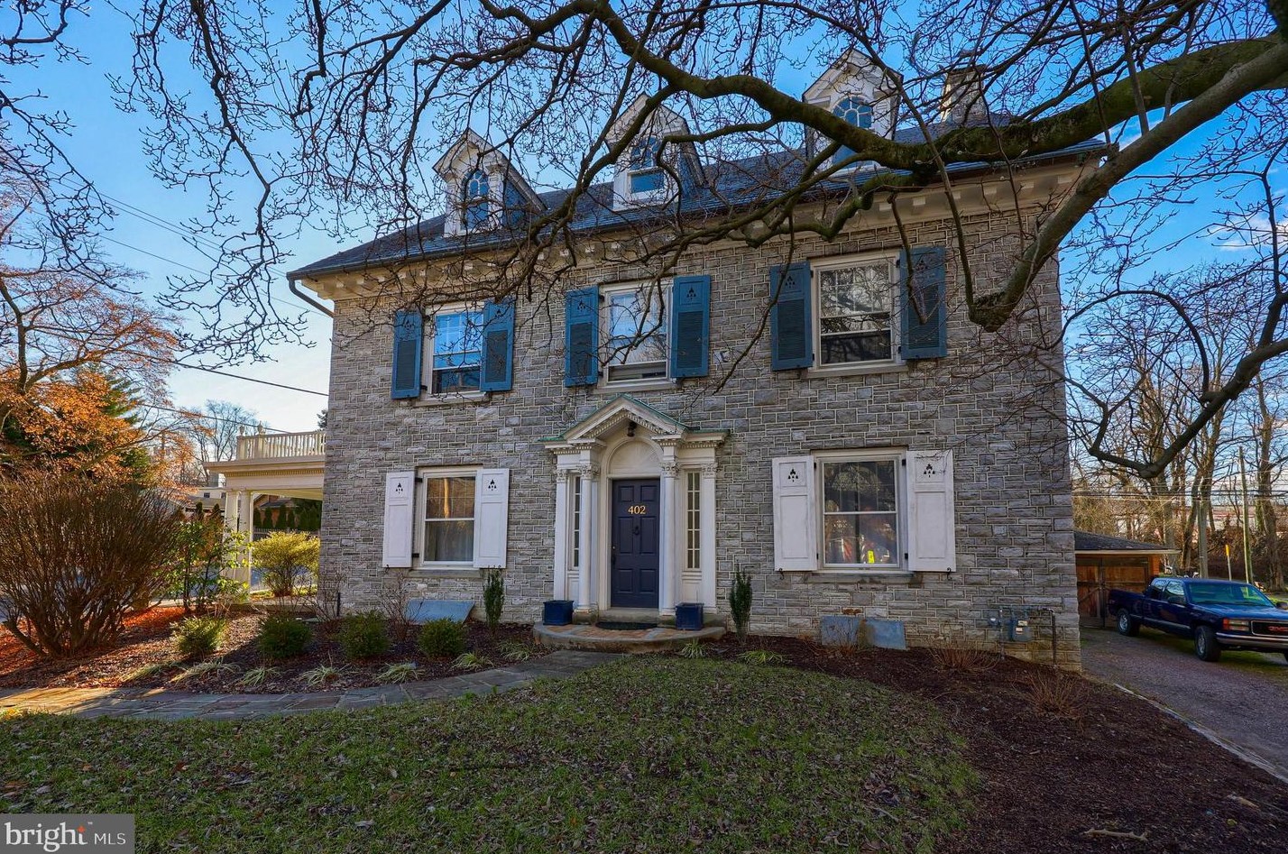 402 State St, Ephrata PA  17522-2102 exterior