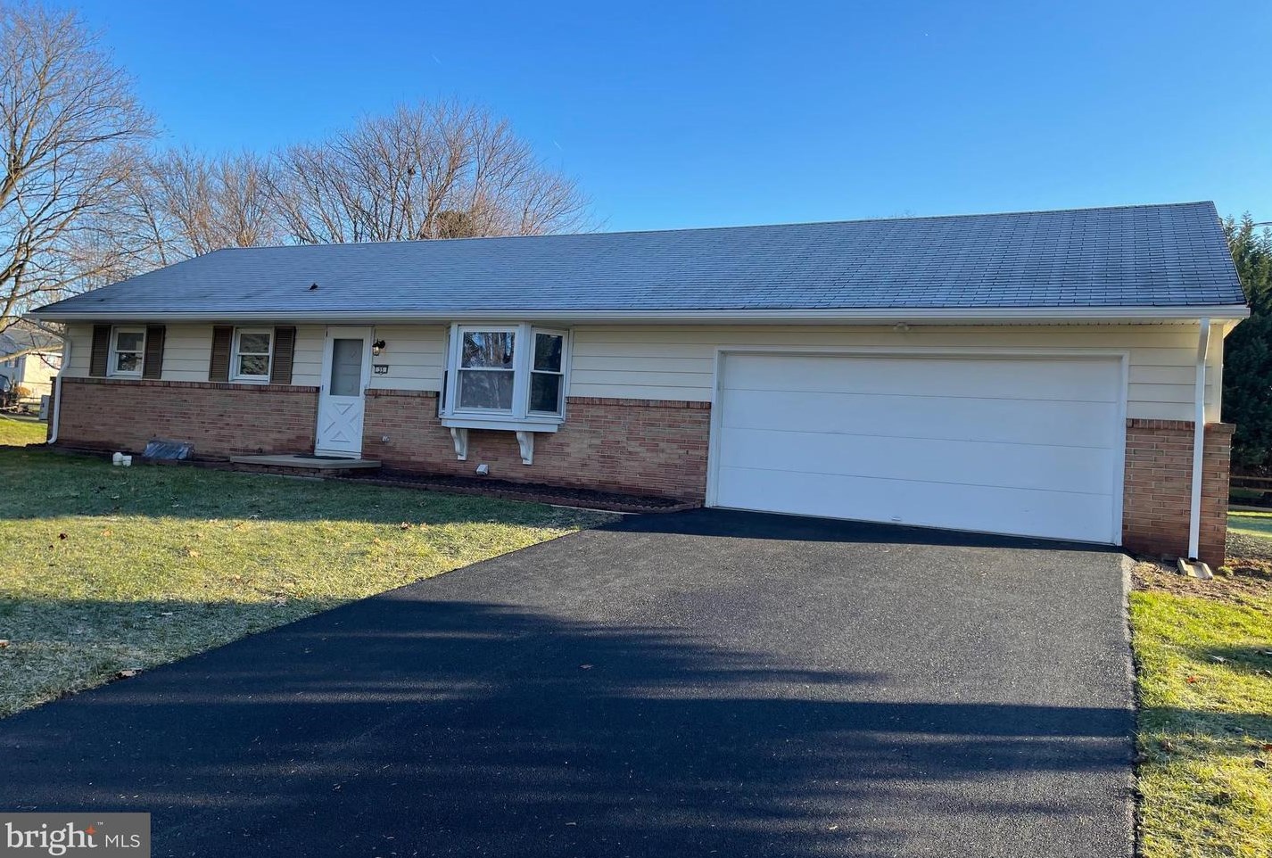 35 Farmland Rd, Bareville, PA 17540-1907