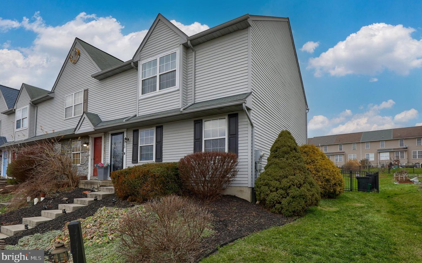 313 Red Cedar Ln, Marietta, PA 17547