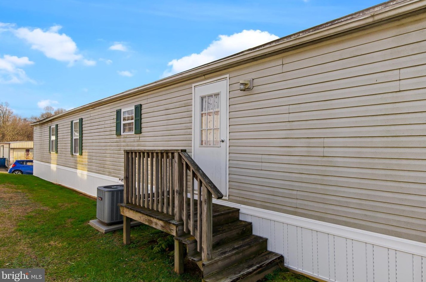 48 Park Ln, Holtwood, PA 17532