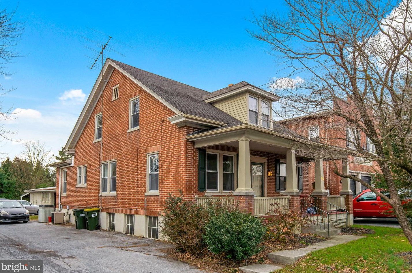 44 Valley Rd, Lancaster, PA 17601
