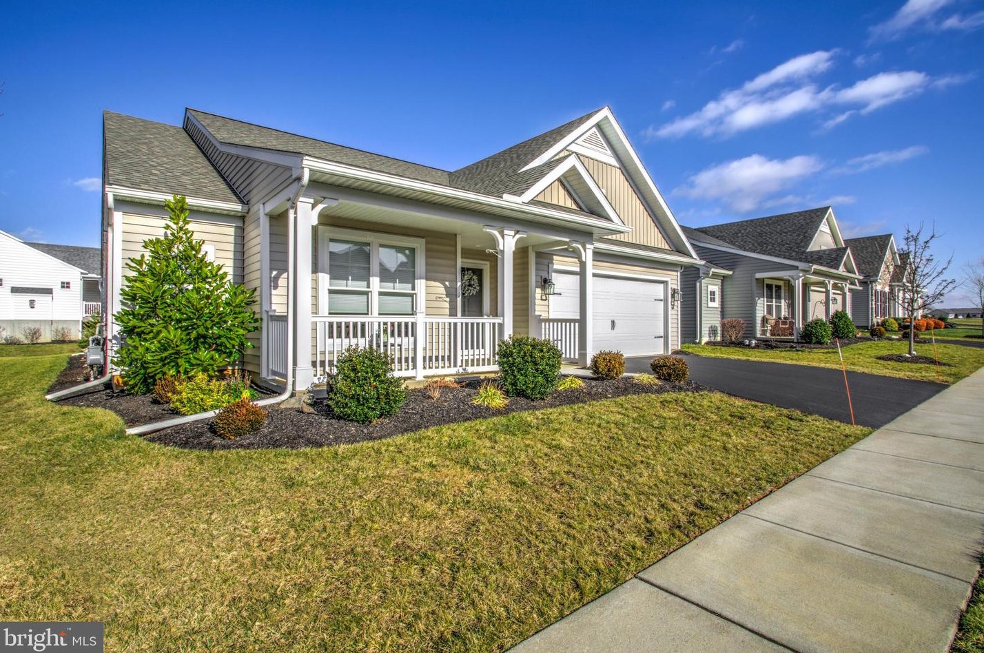 68 Pleasant Rd, Gordonville, PA 17529