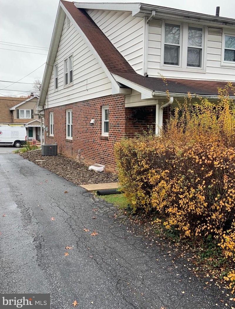 20 E Orange St, Ephrata, PA 17522