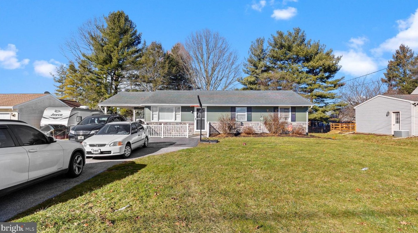 776 Church St, Landisville, PA 17538