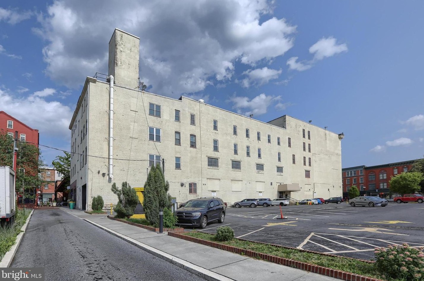 10 Market St, Lancaster PA  17603-3812 exterior