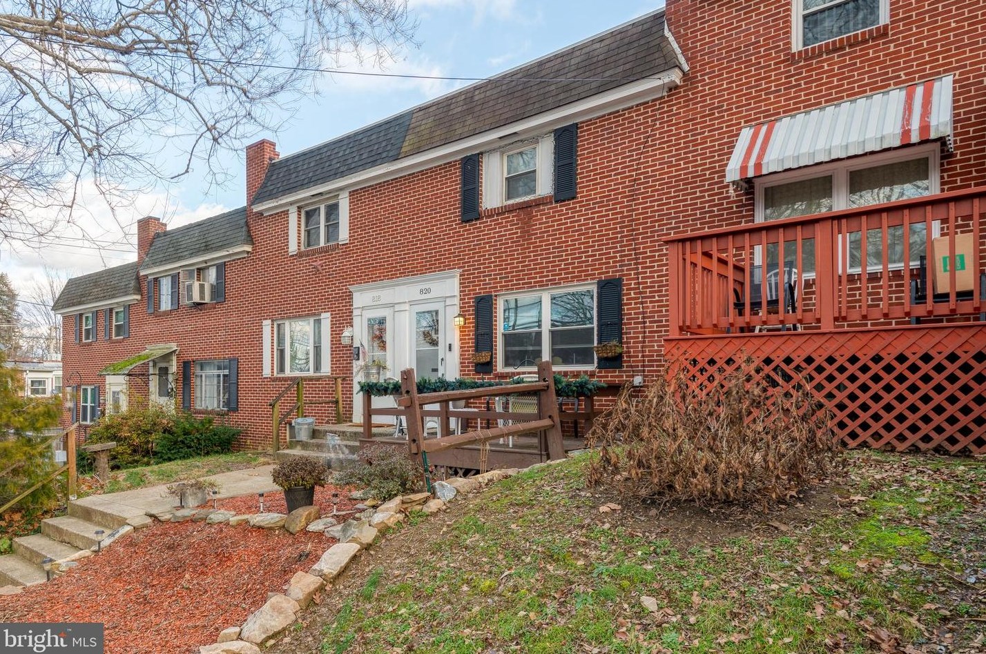 820 Wabank St, Lancaster, PA 17603-5741
